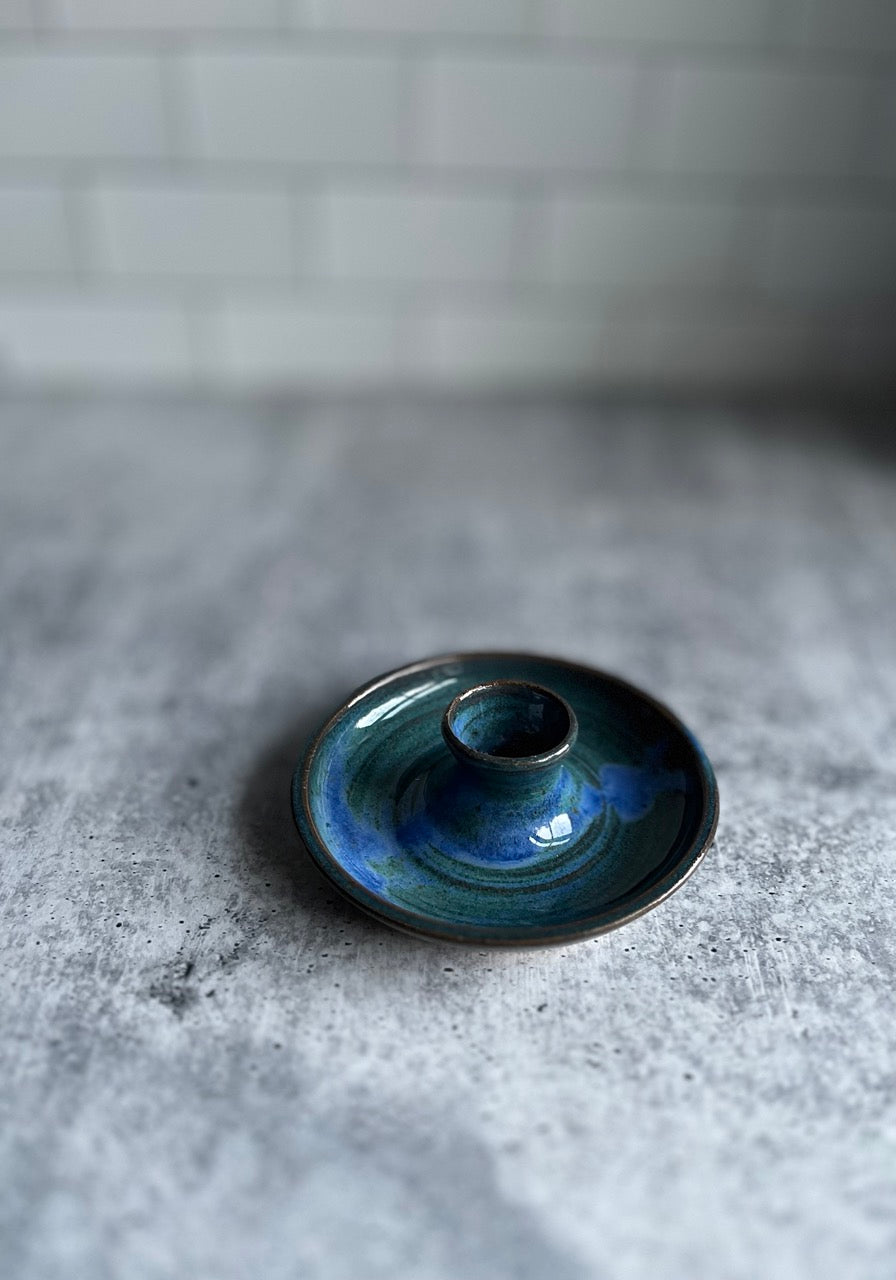 blue-candle-stick-holder