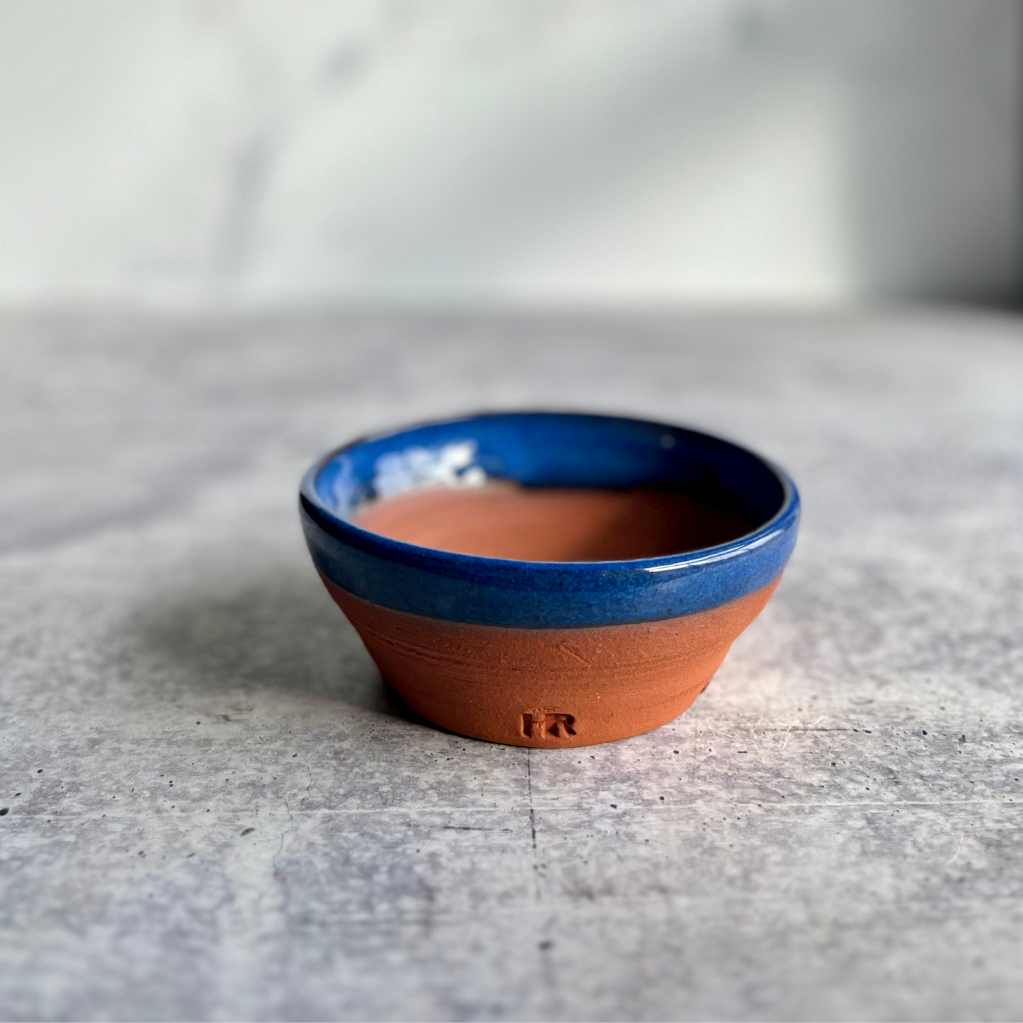 PLANTERS - 4 3/4" Ceramic Round with Drainage Hole