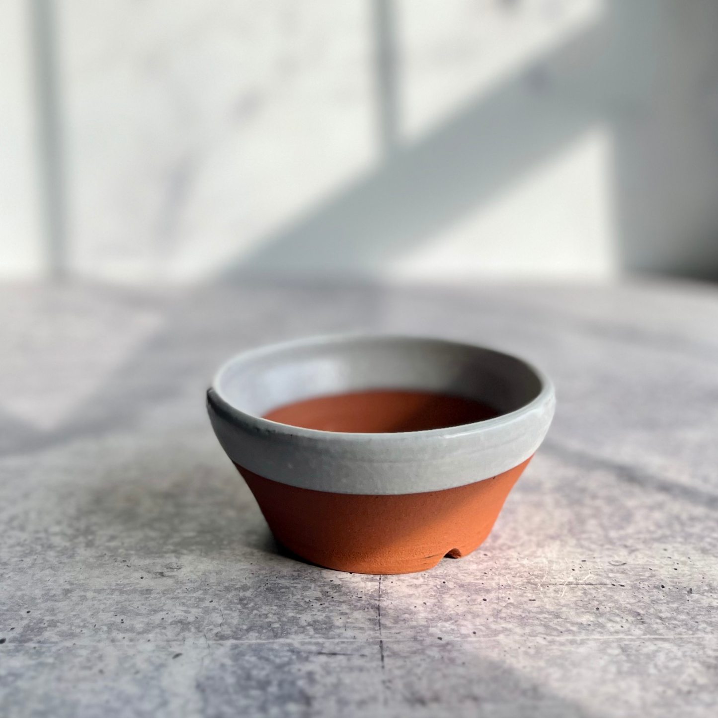 PLANTERS - 4 3/4" Ceramic Round with Drainage Hole