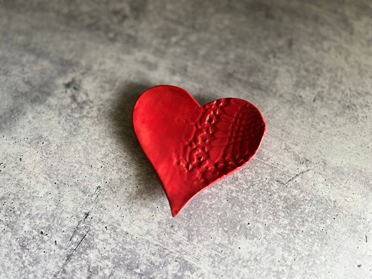 TRINKET HEART DISH