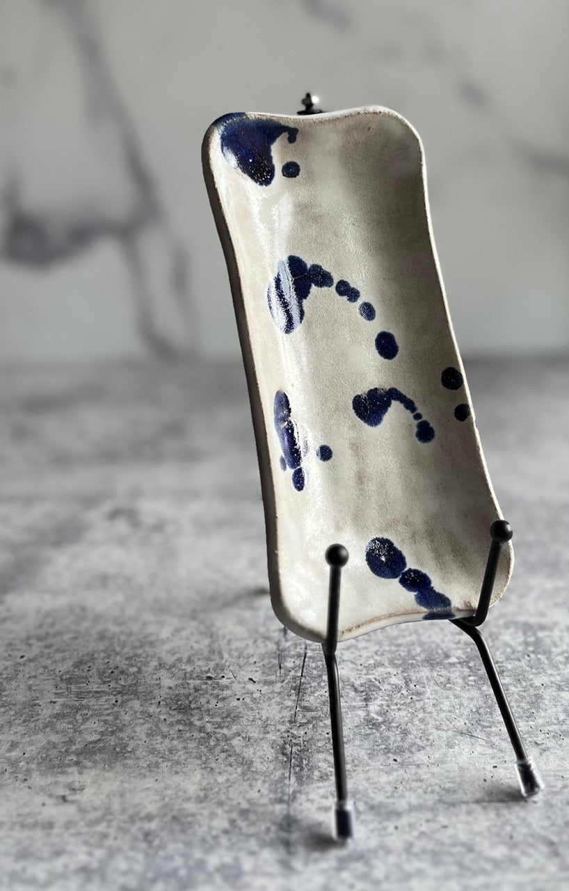 PLATE - DECORATIVE CRACKER PLATE